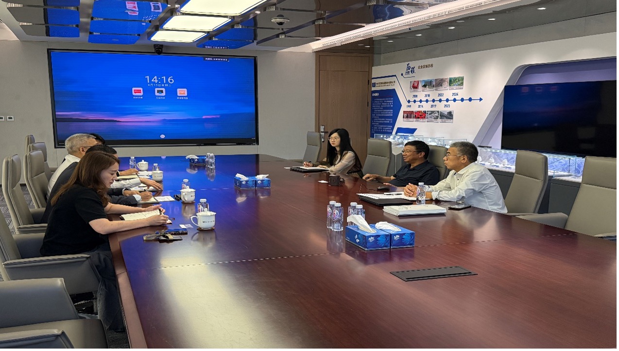 中非发展基金副总裁余焯锐一行到访xpj官网总部